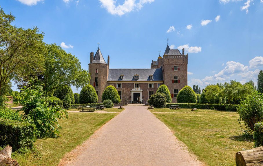 Stayokay Hostel Heemskerk (Slot Assumburg), Netherlands